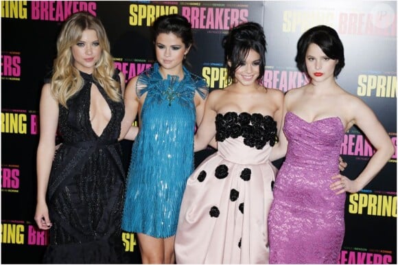 Ashley Benson, Selena Gomez, Vanessa Hudgens et Rachel Korine superbes à la première du film Spring Breakers au Grand Rex à Paris, le 18 février 2013.