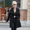 Britney Spears fait ses courses avec son garde du corps à Los Angeles, le 19 février 2013.