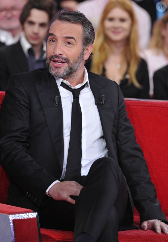 Jean Dujardin lors du tournage de l'émission Vivement Dimanche à Paris le 20 février 2013.