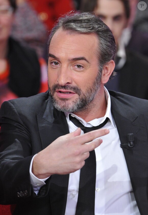 Jean Dujardin pendant l'enregistrement de l'émission Vivement Dimanche à Paris le 20 février 2013.