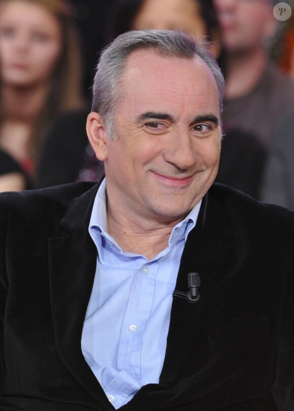 Antoine Duléry malicieux pendant l'enregistrement de l'émission Vivement Dimanche à Paris le 20 février 2013.