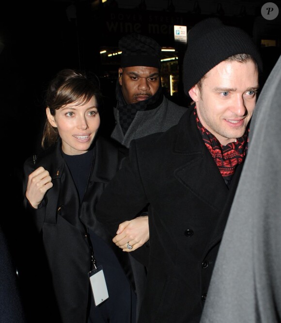 Jessica Biel et son mari Justin Timberlake arrivent à la soirée organisée par Sony à la salle The Arts Club, le 20 février 2013 à Londres.