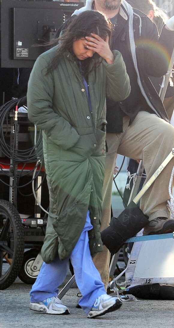 Le glamour de Mila Kunis n'existe pas sur le tournage de The Angriest Man in Brooklyn à Los Angeles, le 20 février 2013.
