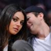Ashton Kutcher et Mila Kunis, ici lors d'un match au Staples Center de Los Angeles le 12 février dernier, prêts à fonder une famille ?