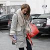 Jessica Alba se rend à son bureau à Los Angeles le 19 février 2013