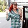 Juliette Lewis retrouvait son chihuahua après quelques courses chez Whole Food dans West Hollywood le 21 février 2013.