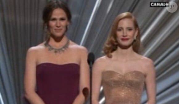 Jennifer Garner et Jessica Chastain lors des Oscars 2013