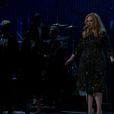 La chanteuse anglaise Adele interprète Skyfall lors des Oscars 2013