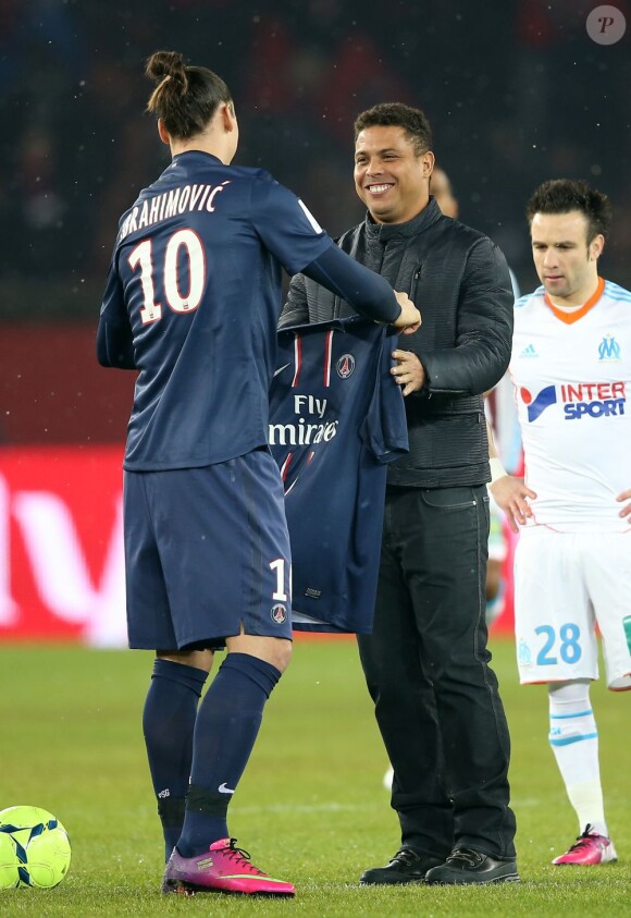 Ronaldo et Zlatan Ibrahimovitch lors du match entre le Paris Saint-Germain et l'Olympique de Marseille (2-0) au Parc des Princes le 24 février 2013 à Paris