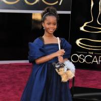 Quvenzhané Wallis irrésistible aux Oscars : Son mini-sac canin fait des ravages