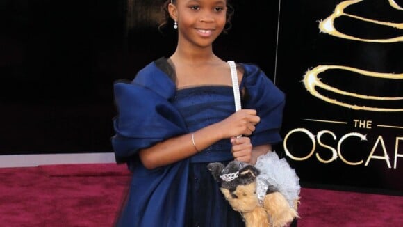 Quvenzhané Wallis irrésistible aux Oscars : Son mini-sac canin fait des ravages