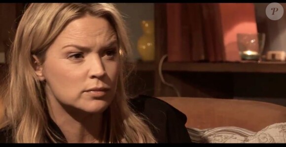 Virginie raconte son fameux jeu de sourcils dans la Nouvelle Star, pendant l'émission La Parenthèse inattendue, mercredi 27 février 2013 sur France 2