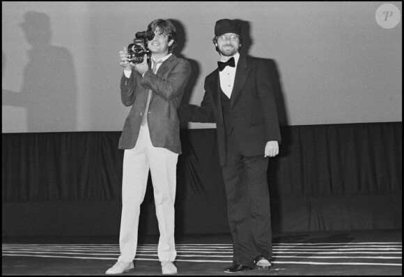 Romain Goupil et Steven Spielberg en clôture du Festial de Cannes 1982.