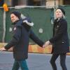 Andrew Garfield et Emma Stone main dans la main dans les rues de New York le 28 février 2013.