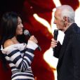 Anggun et Charles Aznavour lors de l'enregistrement de l'émission Hier Encore à l'Olympia (diffusée le 2 mars) à Paris le 10 janvier 2013