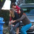Michael C. Hall, acteur principal de la série Dexter, et sa compagne Morgan Macgregor promènent leur chien dans les rues de Los Angeles. Le 3 mars 2013. Le couple semble toujours aussi heureux.