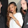 Rihanna quitte son hôtel pour se rendre dans une boite de nuit à Londres, le 4 mars 2013.