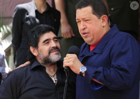 Diego Armando Maradona et Hugo Chavez au palais présidentiel de Miraflores à Caracas le 22 juillet 2010