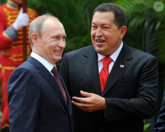 Hugo Chavez et Vladimir Poutine à Caracas le 2 avril 2010