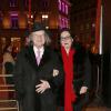 André Chapelle et Nana Mouskouri à leur arrivée au concert anniversaire de Serge Lama à l'Olympia, le 11 février 2013
