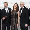 Robert Wade, Sam Mendes, Barbara Broccoli, Michael G. Wilson et le scénariste Neal Purvis avec leur prix du Meilleur film britannique aux BAFTA 2013.