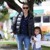 Jennifer Garner a fait du shopping avant d'aller chercher sa fille Seraphina à son cours de karaté. Santa Monica, le 8 mars 2013.