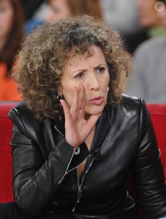 Mireille Dumas lors de l'enregistrement de Vivement Dimanche le 13 mars 2013, émission diffusée le 17 mars 2013 sur France 2