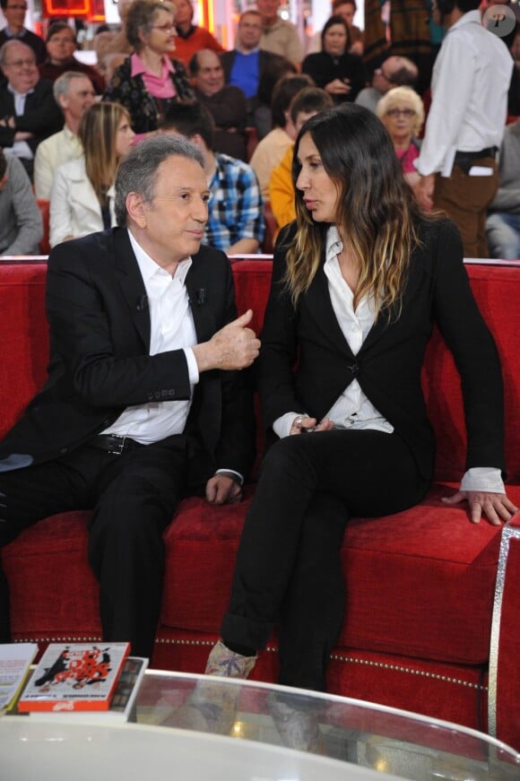 Michel Drucker et Zazie lors de l'enregistrement de Vivement Dimanche le 13 mars 2013, émission diffusée le 17 mars 2013 sur France 2