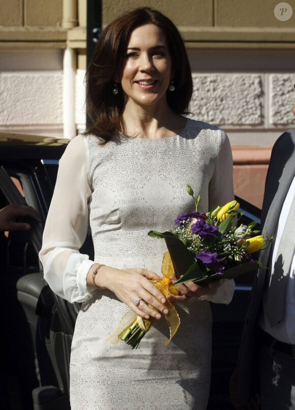 La princesse Mary a participé à l'inauguration d'une conférence dano-chilienne sur l'éducation des Droits de l'Homme. A cette occasion, l'Institut danois des Droits de l'Homme a lancé un nouveau matériel de formation. Après la cérémonie d'ouverture, la princesse a visité l'exposition permanente du musée, qui témoigne des violations des droits humains qui ont eu lieu pendant la dictature militaire de 1973 à 1990, sous Augusto Pinochet.