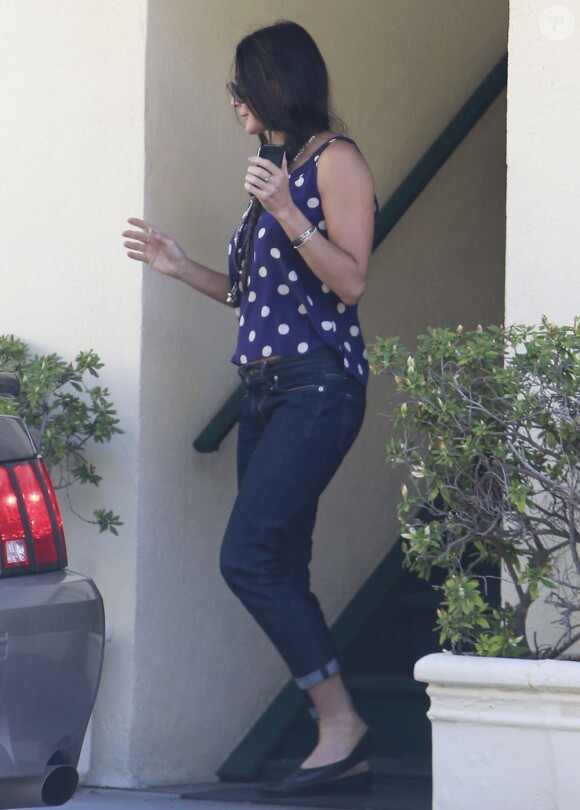 Exclusif - Demi Moore file se faire une beauté dans un salon de manucure de Beverly Hills, le 14 mars 2013.