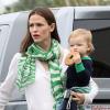 Jennifer Garner et ses enfants Violet, Seraphina et Samuel font des courses pour la Saint Patrick, le 17 mars 2013 à Brentwood - Jennifer et Samuel s'étaient bien sûr habillés en vert pour l'occasion