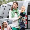 Jennifer Garner et ses enfants Violet, Seraphina et Samuel font des courses pour la Saint Patrick, le 17 mars 2013 à Brentwood