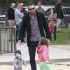 Jennifer Garner et Ben Affleck ont emmené leurs trois enfants au parc à Brentwood, le 17 mars 2013 - Tout le monde est vêtu aux couleurs de la Saint Patrick
