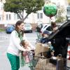 Jennifer Garner et les enfants sont allés faire des courses à Brentwood le 17 mars 2013. Saint Patrick oblige, Jennifer, Violet, Seraphina et Samuel étaient habillés en vert !