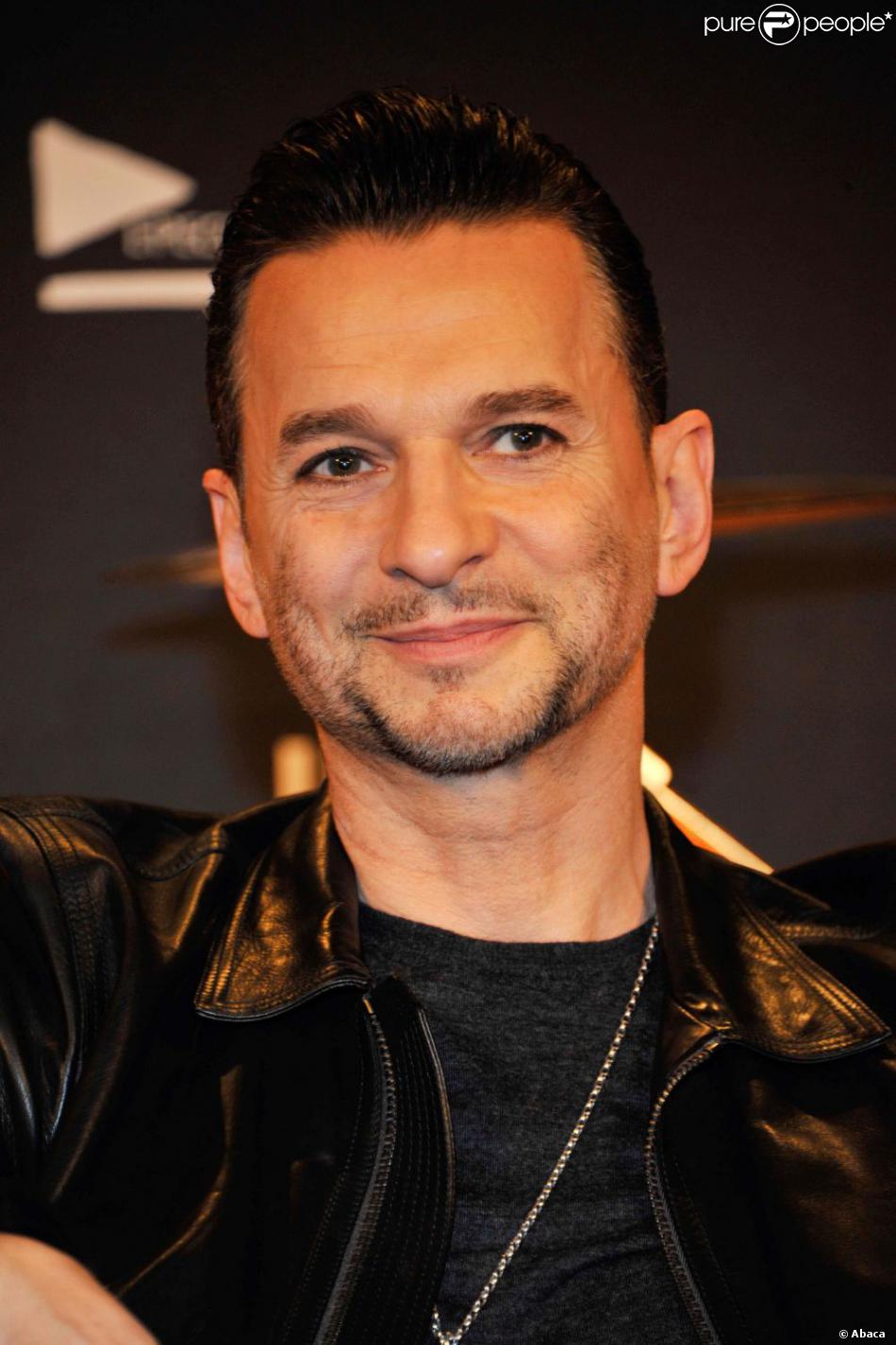 Le chanteur Dave Gahan du groupe Depeche Mode annonce leur partenariat avec la marque Hublot en faveur de l&#039;ONG charity : water, à Berlin le 18 mars 2013.