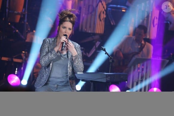 Sandrine Alexi lors de l'enregistrement de l'émission Les années bonheur le 11 et le 12 mars 2013 et qui sera diffusée le 13 avril 2013 sur France 2.