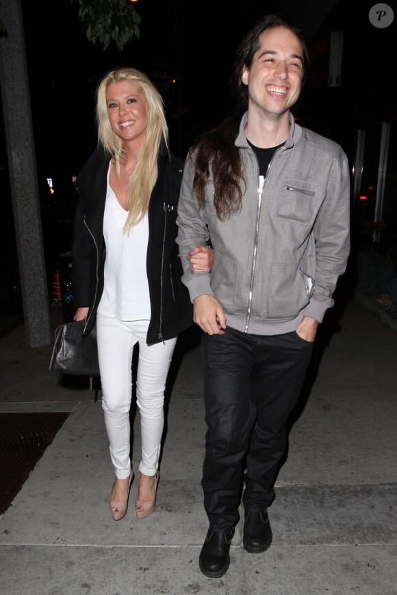 Tara Reid avec un ami garçon au Bootsy Bellows, club qui appartient à David Arquette. Le 19 mars 2013 à Los Angeles.