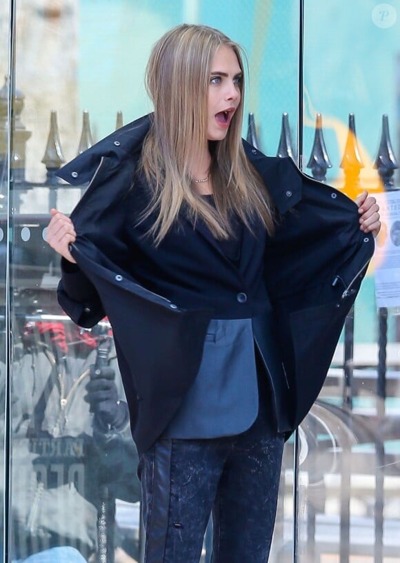 Cara Delevingne lors du shooting pour la campagne automne-hiver 2013 de DKNY à New York, le 20 mars 2013.
