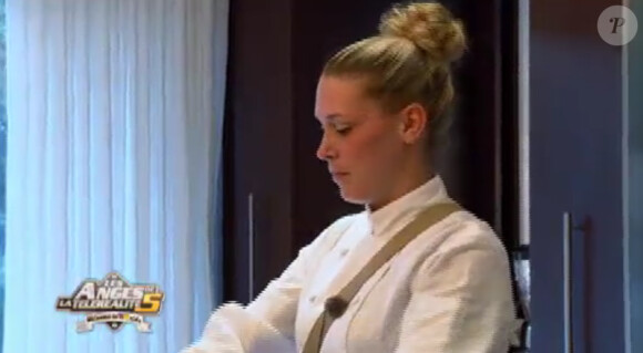 Marie a le droit à une deuxième chance avec le chef Emmanuel dans Les Anges de la télé-réalité 5 sur NRJ 12 le vendredi 22 mars 2013