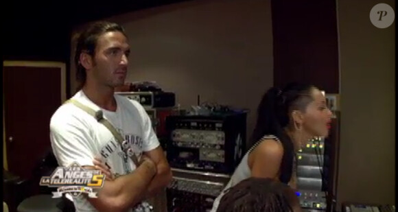 Nabilla et Thomas dans Les Anges de la télé-réalité 5 sur NRJ 12 le vendredi 22 mars 2013
