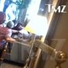 TMZ.com a osé filmer Ashley Greene en plein deuil de son chien après l'incendie de son appartement, à Los Angeles, le 22 mars 2013