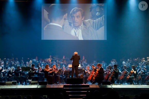 Vladimir Cosma, chef d'orchestre roumain et compositeur de musiques de films, en concert au Grand Rex à Paris, le 23 mars 2013.