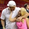 Hayden Panettiere et son petit ami Wladimir Klitschko assistent très amoureux à un match de basket à Miami, le 24 mars 2013.