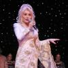 Dolly Parton inaugure le Festival des Nations avec un concert, au parc Dollywood à Pigeon Forge, dans le Tennessee, le 23 mars 2013.