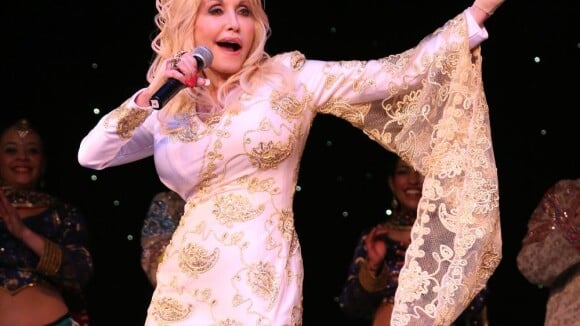 Dolly Parton en mode Bollywood : La reine de la country invite le monde
