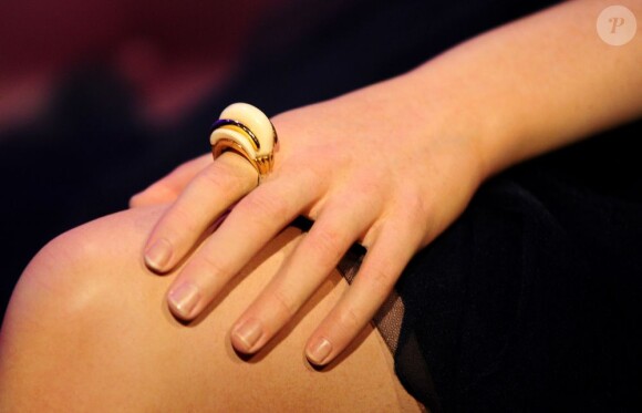 La main d'Emma Watson et le sens du détail en cire au Madame Tussauds de Londres, le 26 mars 2013.