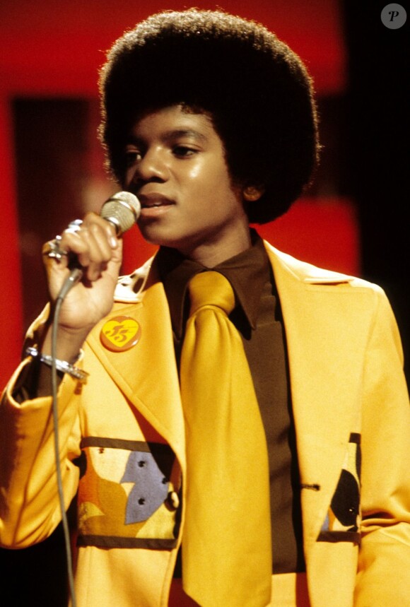 Michael Jackson sur scène avec les Jackson 5 à Londres, le 1er février 1975.