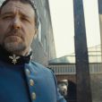 Russell Crowe joyeusement moqué pour ses talents de chanteur dans l'Honest Trailer des Misérables.