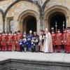 La reine Elizabeth II, avec son époux le duc d'Edimbourg, prenait part le 28 mars 2013 à la messe de célébration du Jeudi saint donnée à la cathédrale d'Oxford.