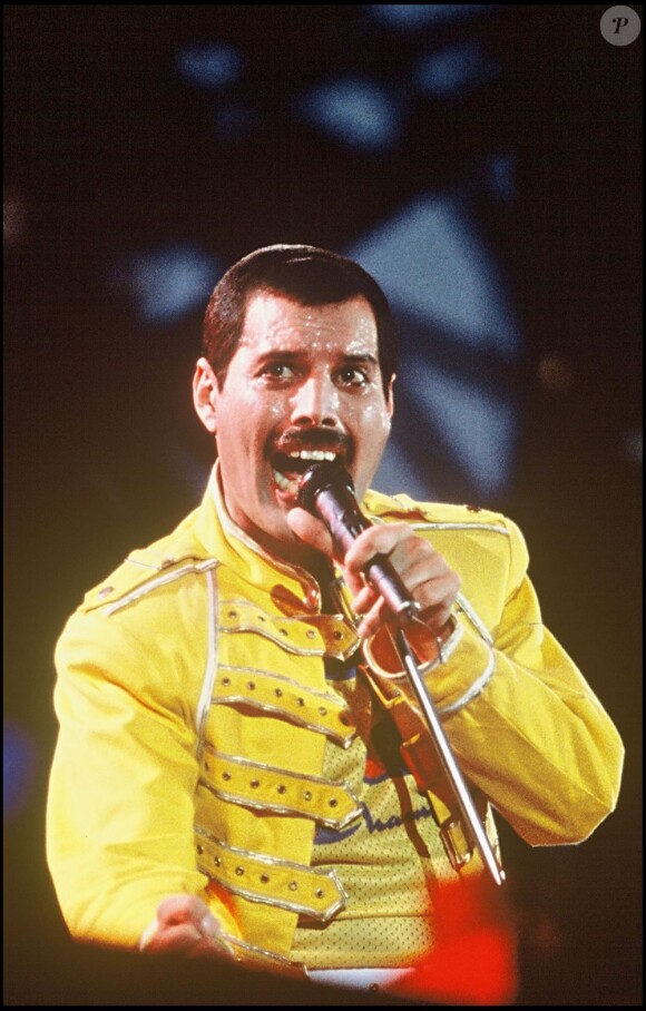 Freddie Mercury sur scène à Wembley en 1986.